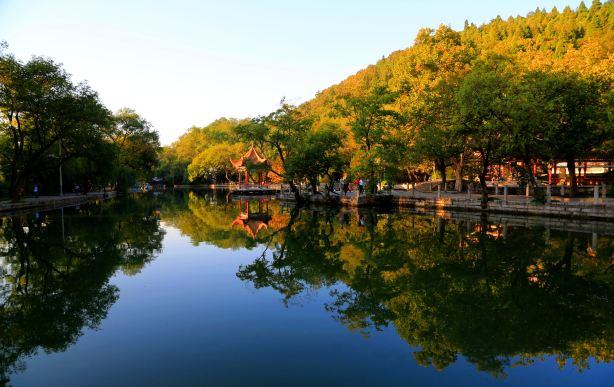 Longquan Park (East Gate)