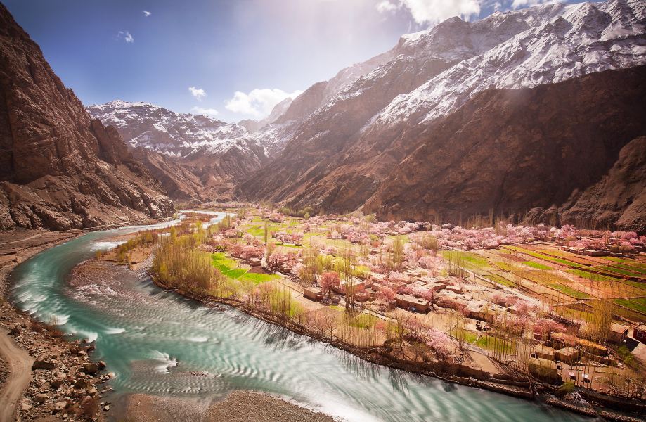 Yining to Tashkurgan Flights