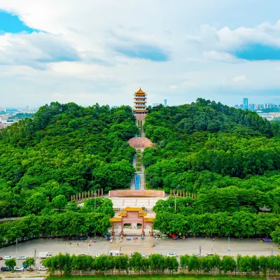 鄰近華陽湖生態濕地公園的酒店