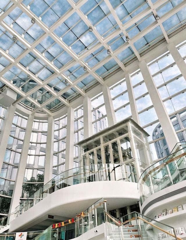A Palatial Bookstore in Shanghai