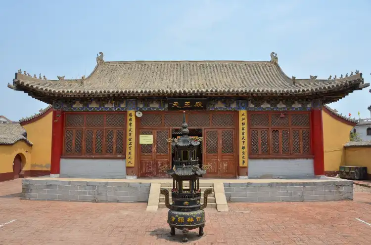 Hotels near Zhulin Temple Tourism Scenic Area