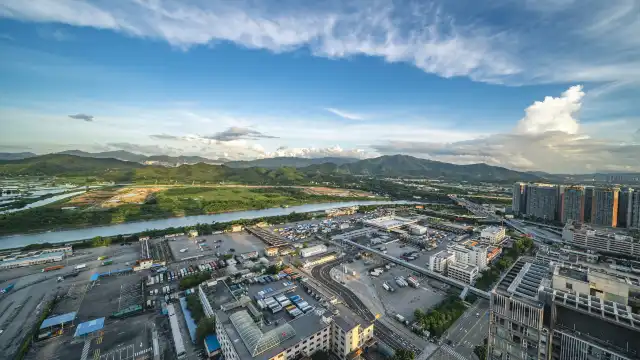 Hotels near Huanggang Port