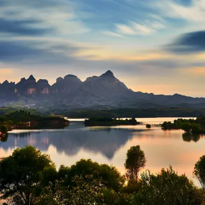 Номер с видом на горы Отели в г. Уань