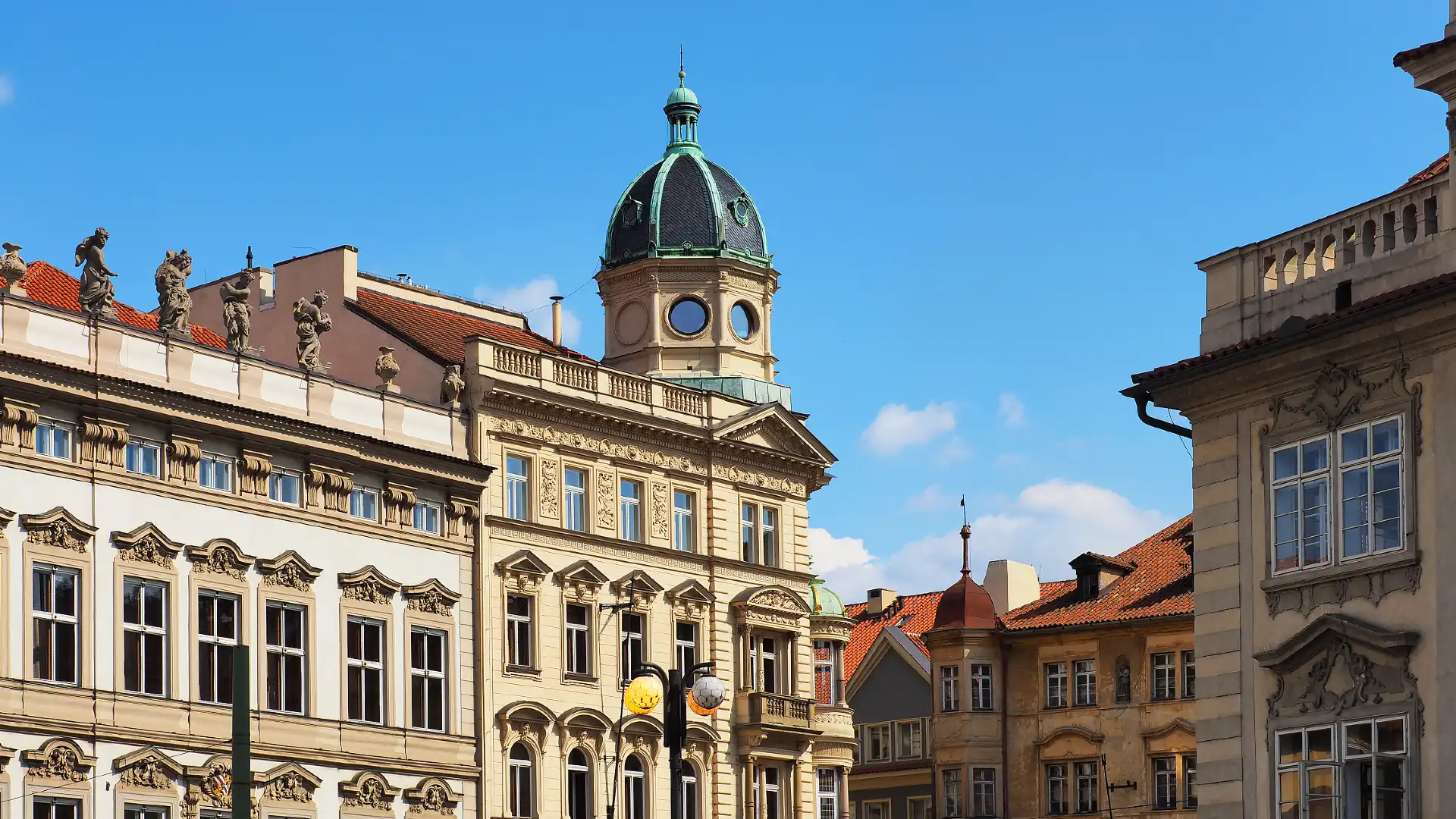 Hotels near Lesser Town Square