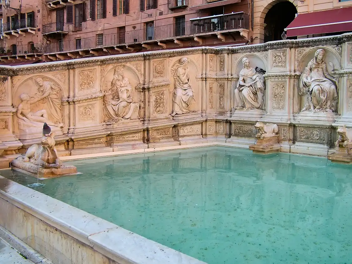 Отели рядом с достопримечательностью «Fonte Gaia»