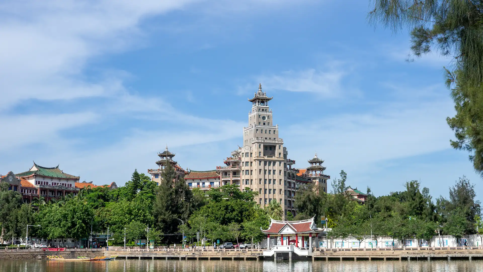 Hotels near Nanxun Building