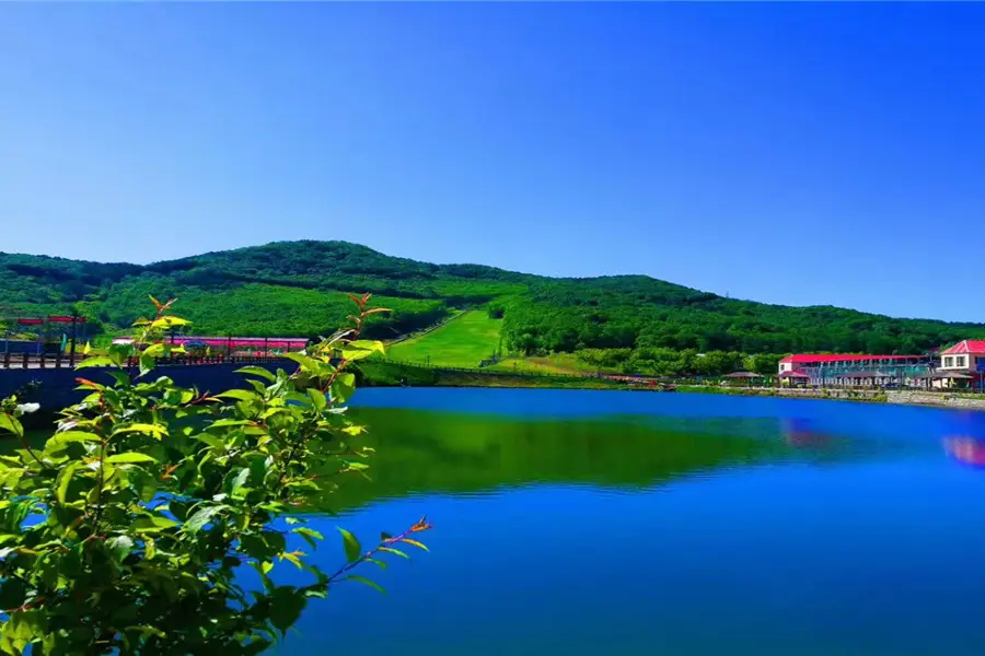 Mingshanlvzhou Tourism Resort