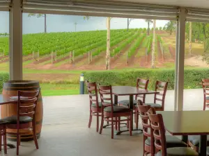 RidgeView Restaurant,Wines & Cottages