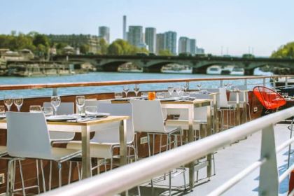 L'Instant by Le Paris