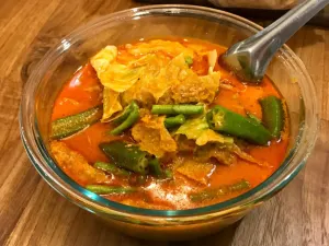 Kam Long Ah Zai Curry Fish Head