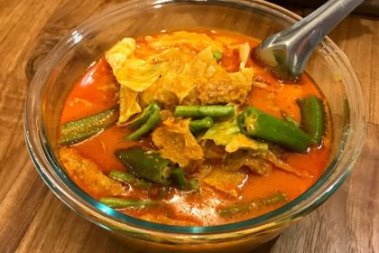 Kam Long Ah Zai Curry Fish Head