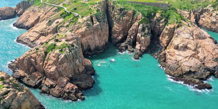 Dongya Cliff