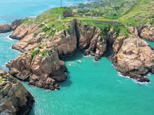 Dongya Cliff