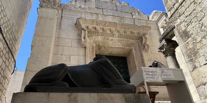 Templo de Júpiter/Baptisterio