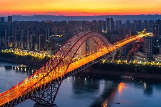 鄰近朝天門長江大橋的酒店