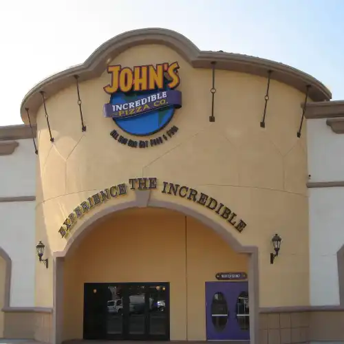 John's Incredible Pizza