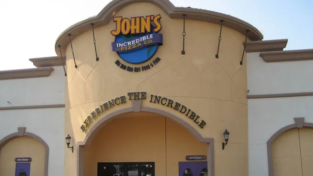 John's Incredible Pizza