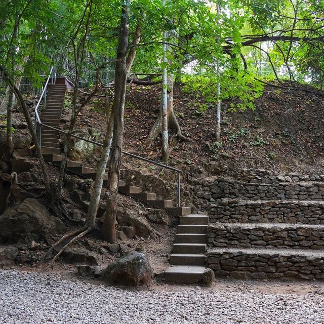 ช่องเขาขาด ศึกษาธรรมชาติและร่องรอยอดีต