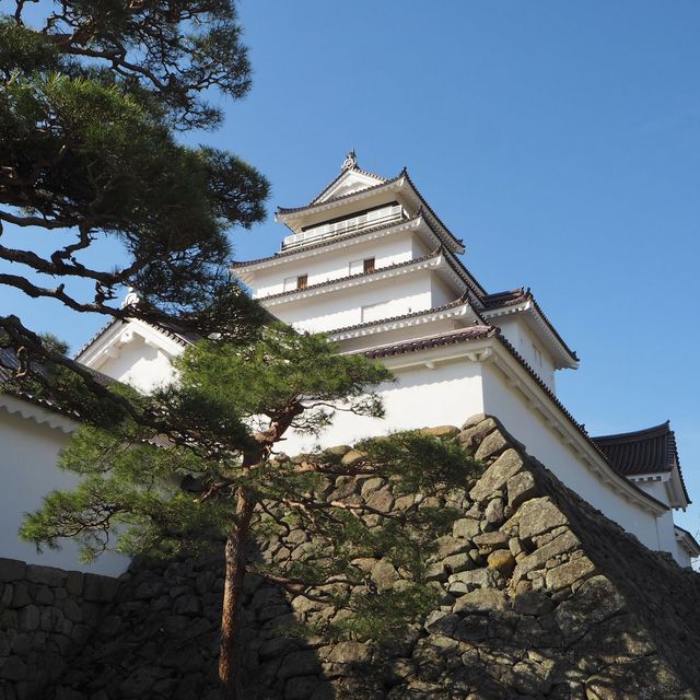 会津若松を一望できる城「鶴ヶ城」