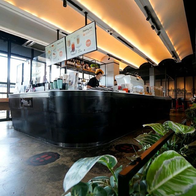 Coffee club ณ ท่ามหาราช