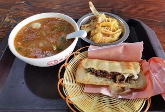 HUA SAN LV User Photo