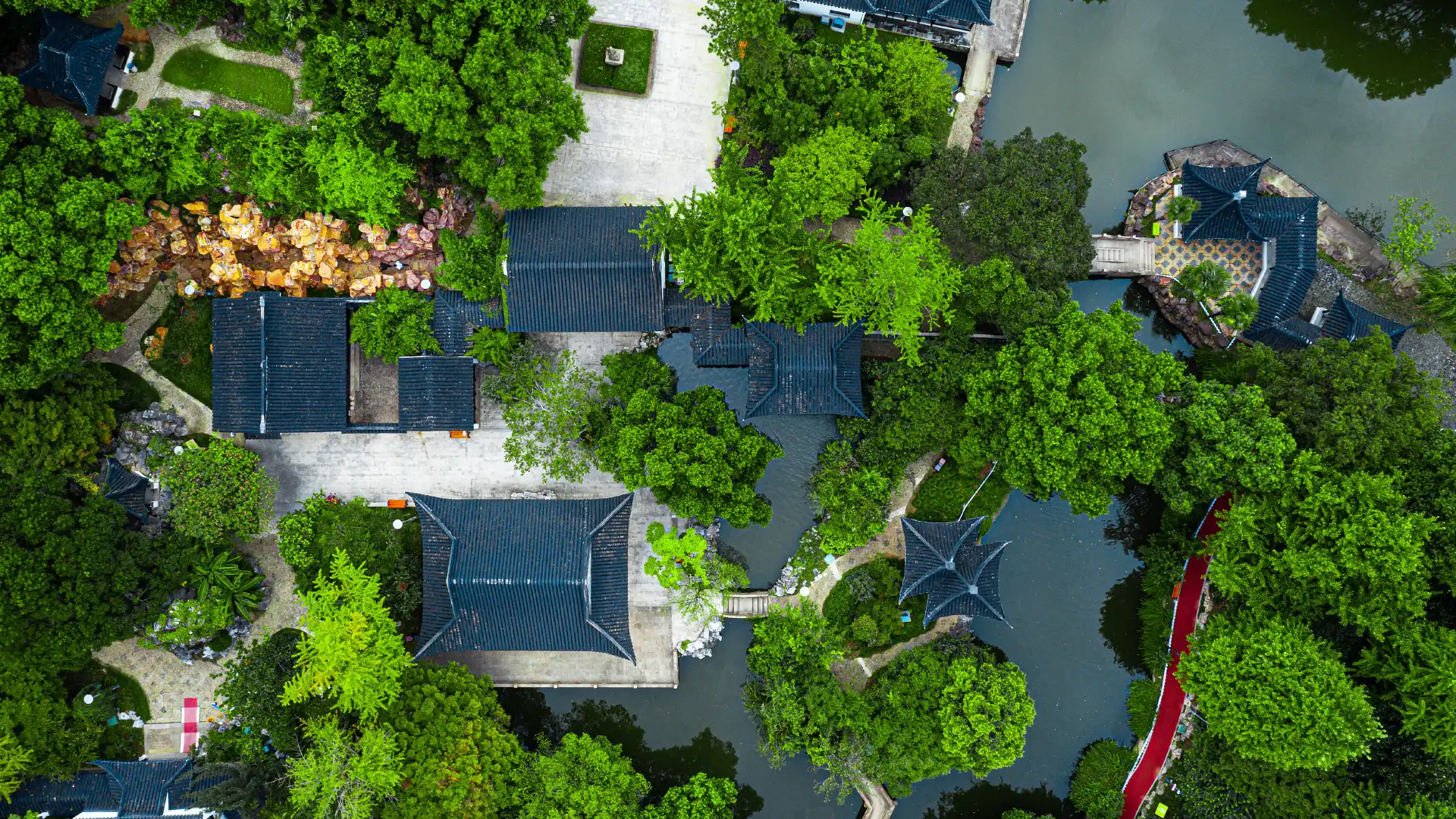 Hotels near shazhou Park