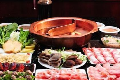 老张涮锅坊铜火锅(芦湖路店)