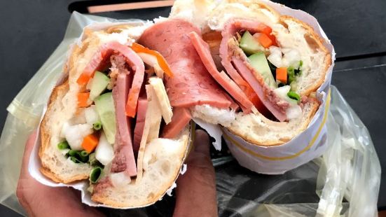 Banh Mi Huynh Hoa