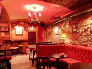 Punch & Judy Pub