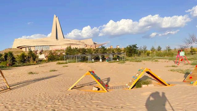 Lingwu Dinosaur Fossil Relic Site Hall