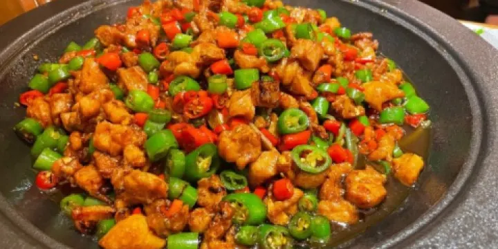 六月雪幹鍋（詩城路店）