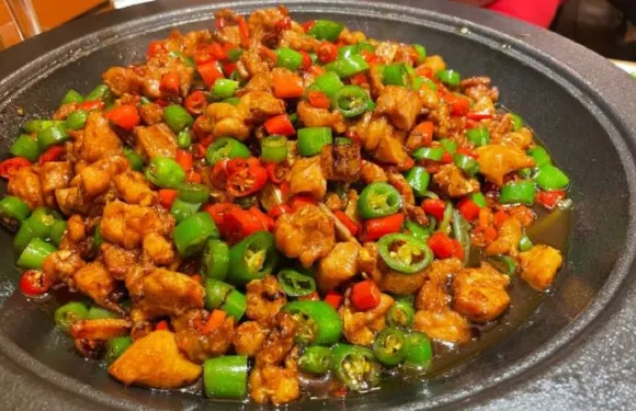 六月雪幹鍋（詩城路店）