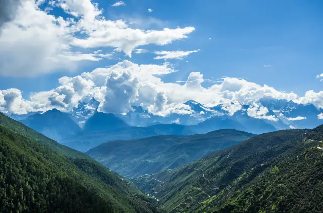 Sea of Clouds Sightseeing in Deqin