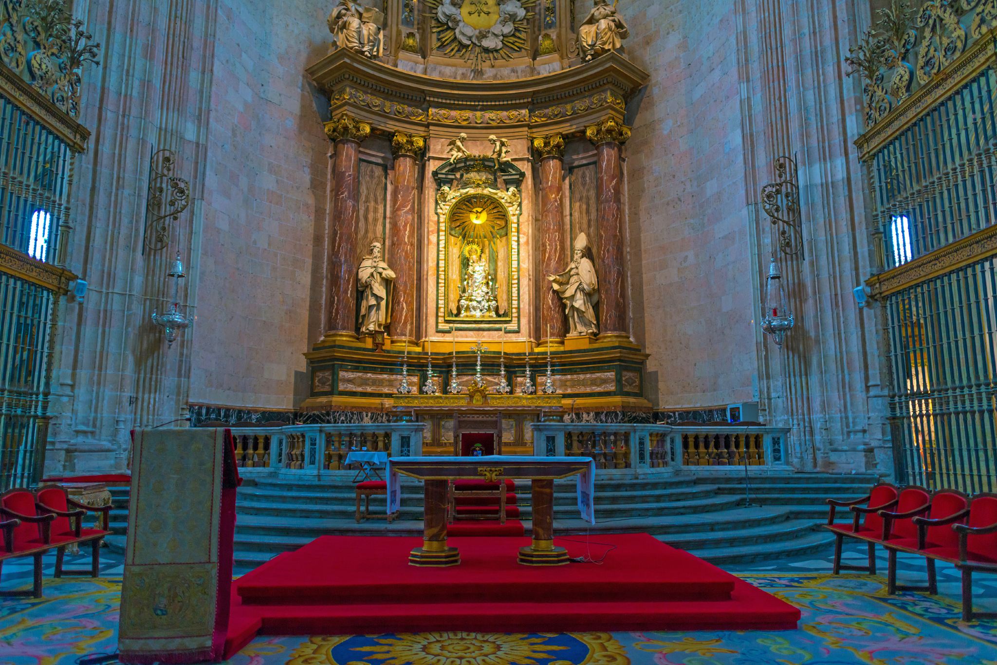 托萊多古城+托萊多大教堂+塞哥維亞大教堂一日遊【馬德里來回】