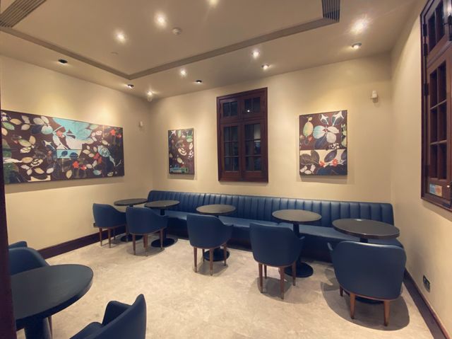 Night stroll: Old style Starbucks 