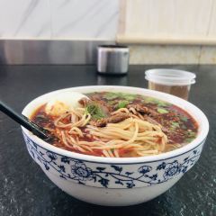 Linxiaqingzhenxiongdi Beef Noodles 여행 사진