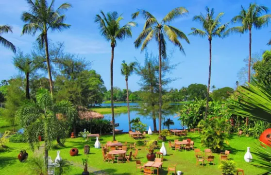 L'Opera Italian Restaurant & Bar (at Inya Lake)