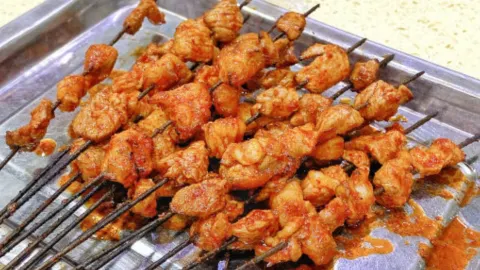 马义黑白条烤羊肉面食 in เก้อร์มู่