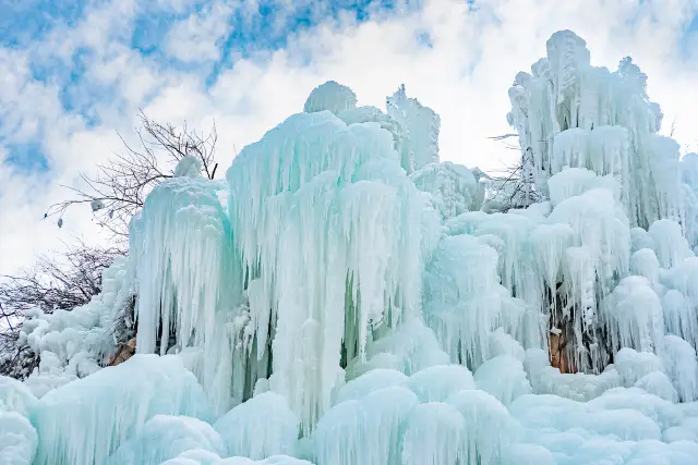 Beijing Ice Waterfall Appreciation