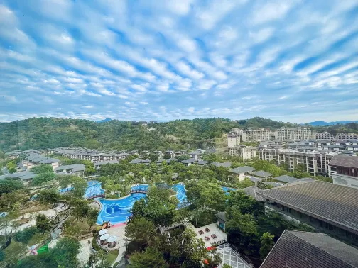 鹿湖溫泉度假村