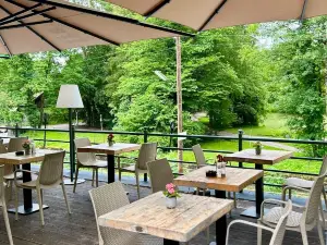 Gasthof Hinterbrühl Beer Garden