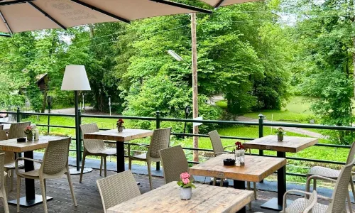 Gasthof Hinterbrühl Beer Garden