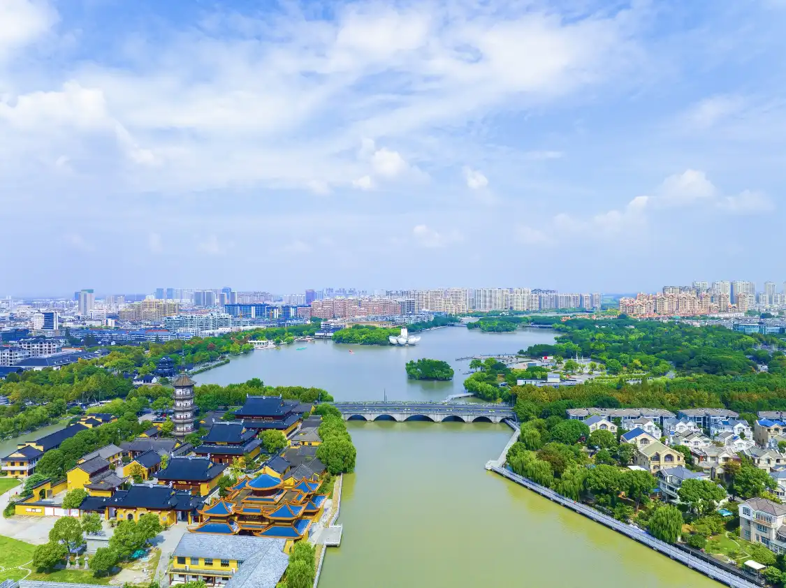 Các khách sạn gần East Lake Scenic Area