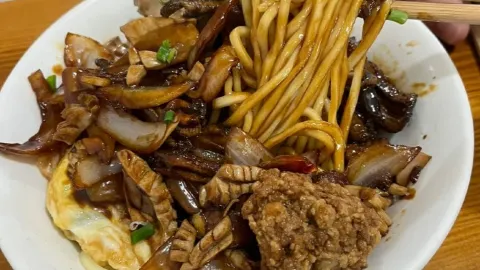Laotaipo Dry Tossed Noodles (Tiaoxi Road Branch) in Anji