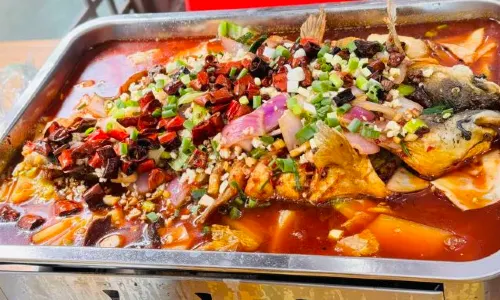 Chongqing Family | Yak Hot Pot & Wanzhou Grilled Fish Local Restaurant (Jiuzhaigou Shizai Shop)