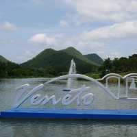 ตลาดน้ำสวนผึ้ง Veneto