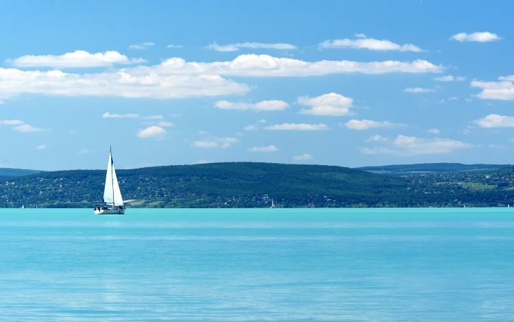 Compare 5 airports near Balatonfured