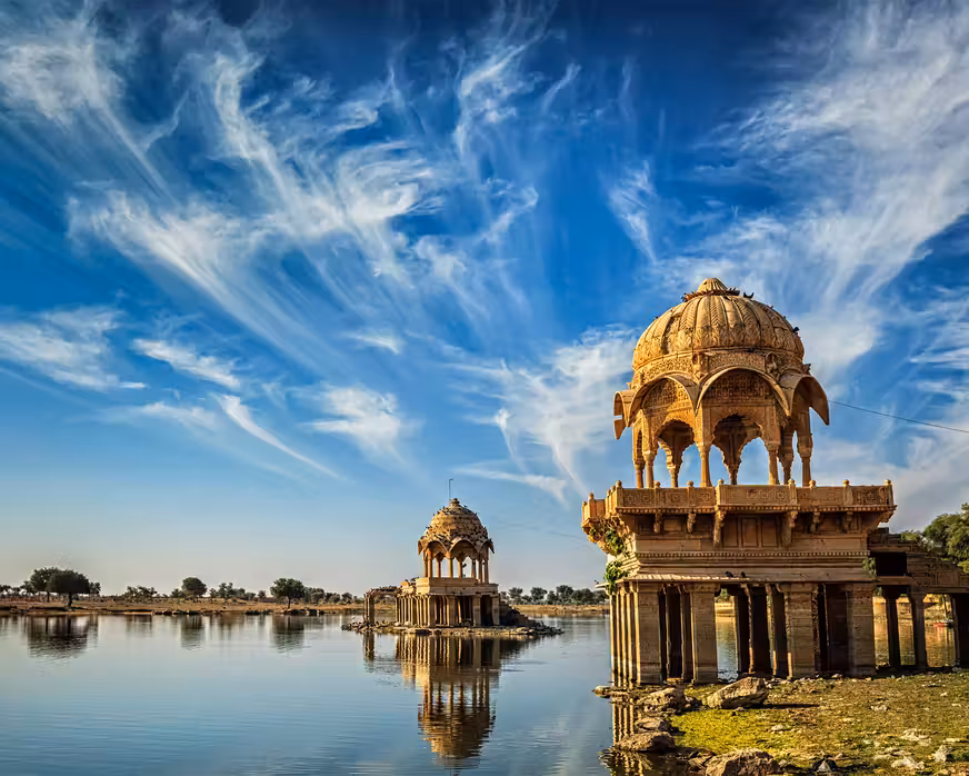 Flüge ${{cityDName}} Jaisalmer