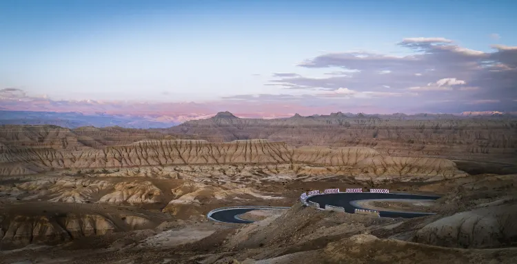 Номер с видом на горы Отели в г. Данхюн