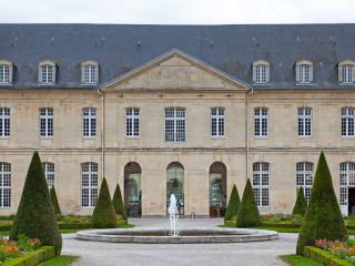 Hôtels à proximité de Centre Hospitalier de Caen - CHU de Caen